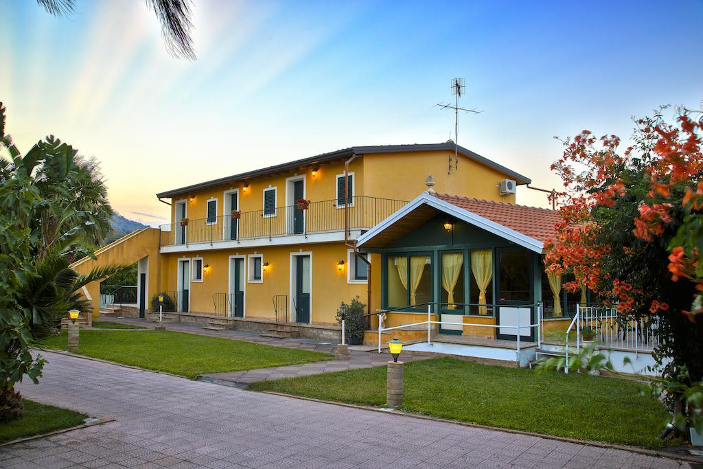 Casa Vacanze Alcantara Gaggi Luaran gambar