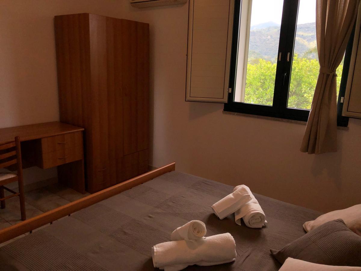 Casa Vacanze Alcantara Gaggi Luaran gambar